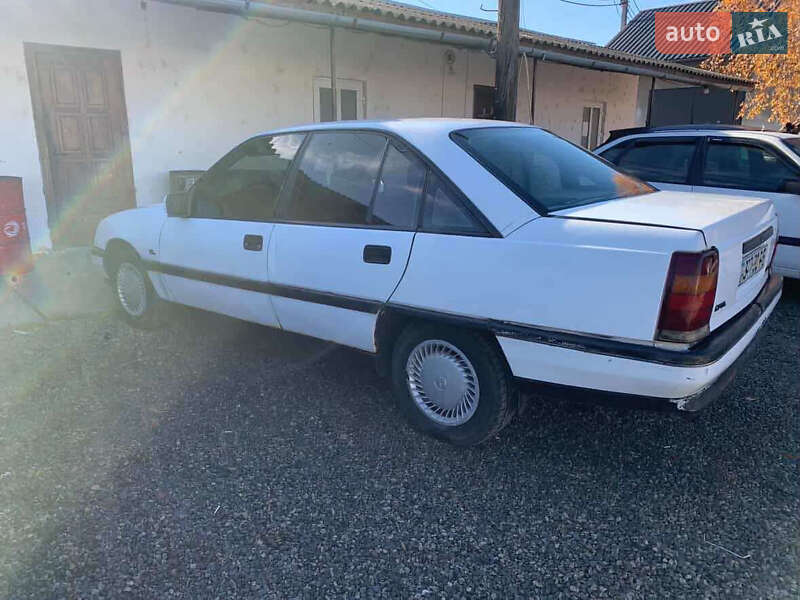 Седан Opel Omega 1988 в Вишкові
