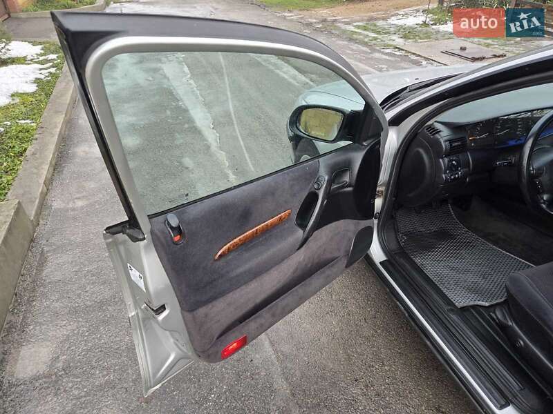 Седан Opel Omega 1998 в Каменском