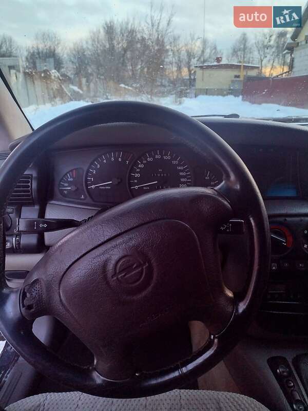 Седан Opel Omega 1995 в Житомирі