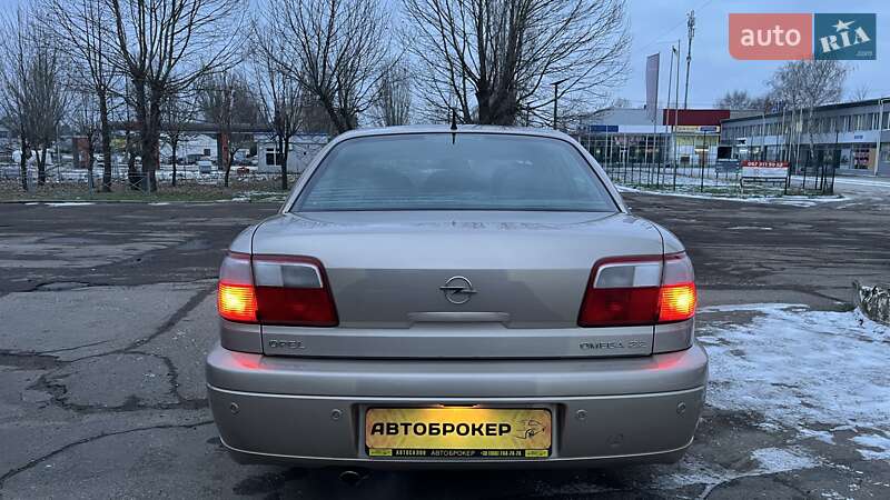 Седан Opel Omega 2001 в Николаеве