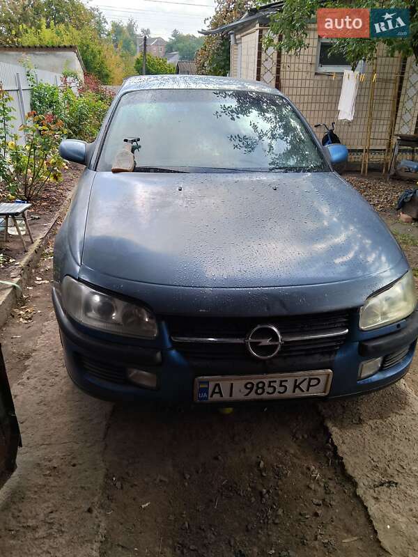 Седан Opel Omega 1998 в Богуславе