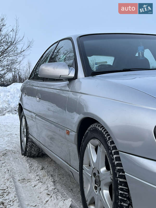 Седан Opel Omega 1999 в Ровно