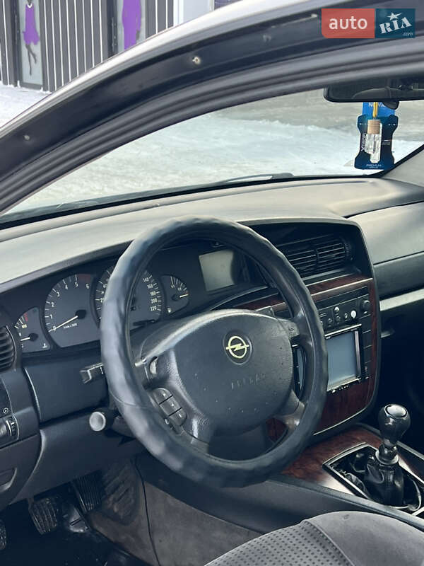 Седан Opel Omega 1999 в Ровно