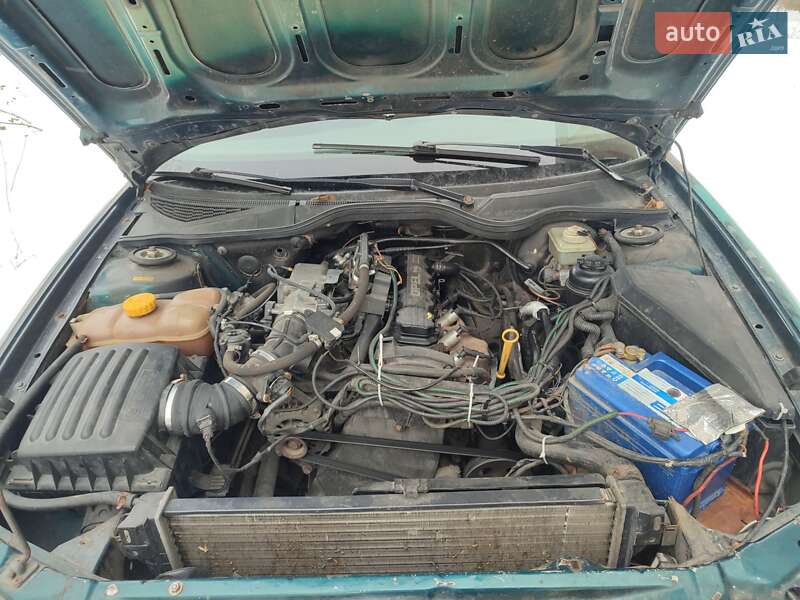 Седан Opel Omega 1995 в Изяславе