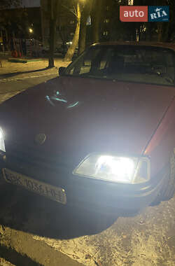 Седан Opel Omega 1988 в Вараші
