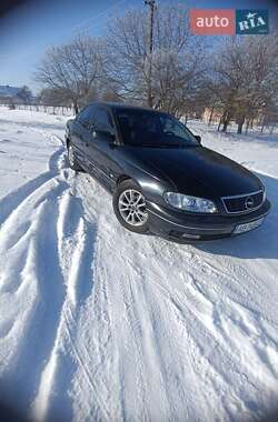 Седан Opel Omega 2003 в Шпикове