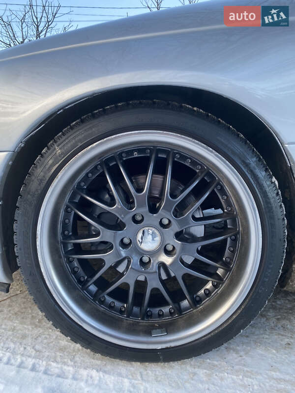 Седан Opel Omega 2000 в Полтаве