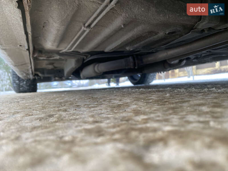 Седан Opel Omega 2000 в Полтаве