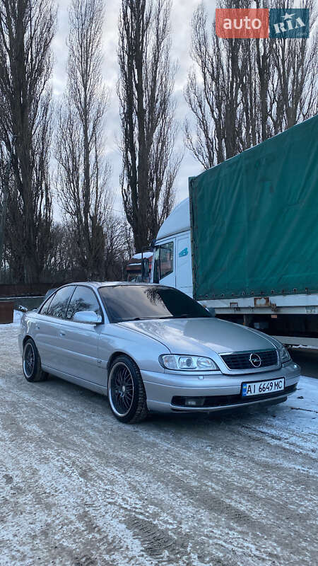 Седан Opel Omega 2000 в Полтаве