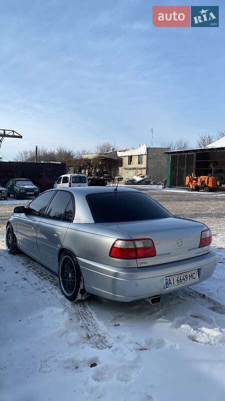 Седан Opel Omega 2000 в Полтаве