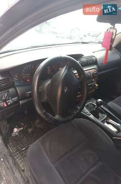 Седан Opel Omega 1998 в Брошневе-Осаде