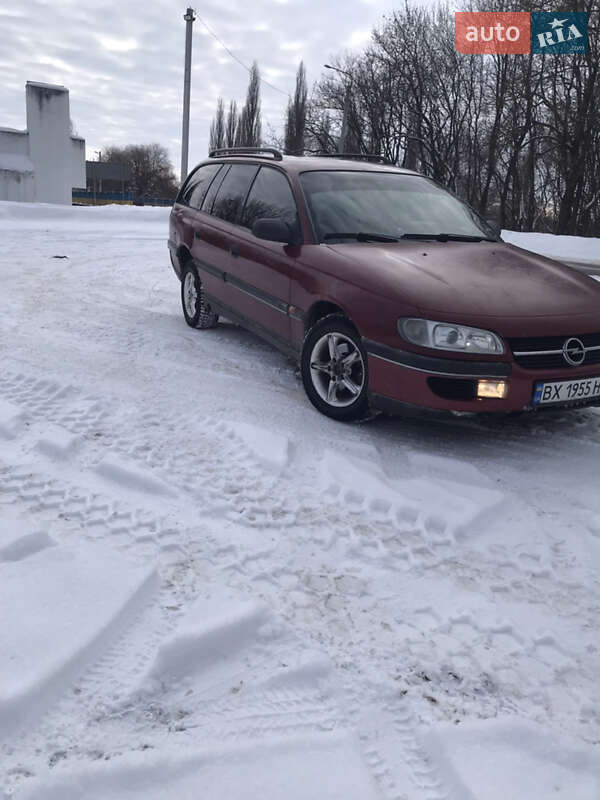 Универсал Opel Omega 1995 в Волочиске