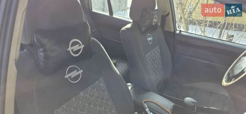 Универсал Opel Omega 2000 в Полтаве