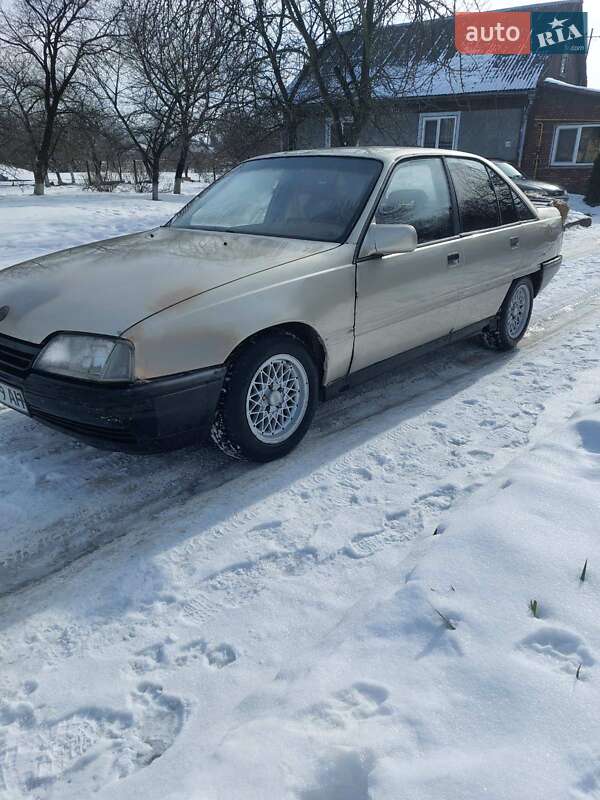 Седан Opel Omega 1987 в Владимире
