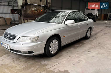 Седан Opel Omega 2000 в Умані