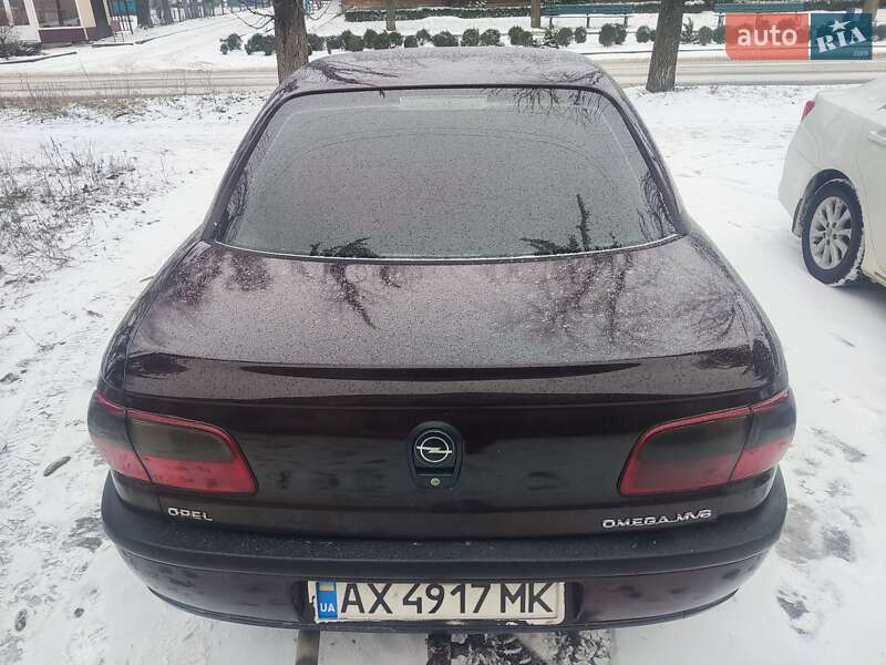 Седан Opel Omega 1995 в Люботине