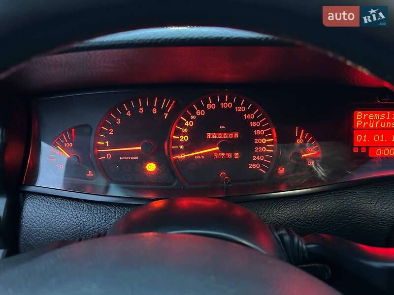 Седан Opel Omega 1999 в Дубно