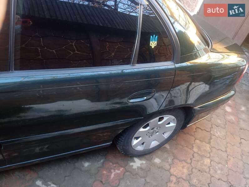 Седан Opel Omega 2003 в Дубно