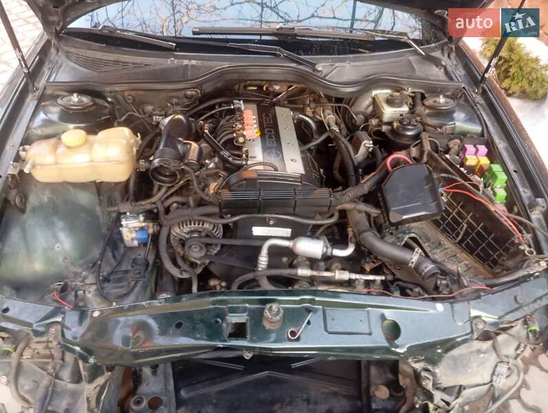 Седан Opel Omega 2003 в Дубно