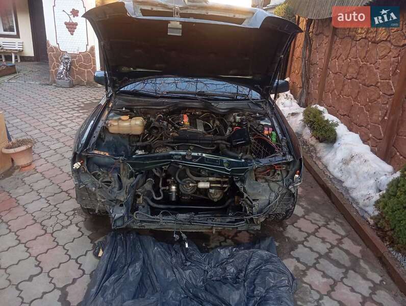 Седан Opel Omega 2003 в Дубно