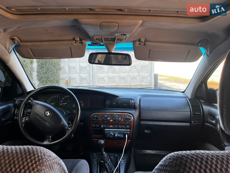 Седан Opel Omega 1997 в Золочеве