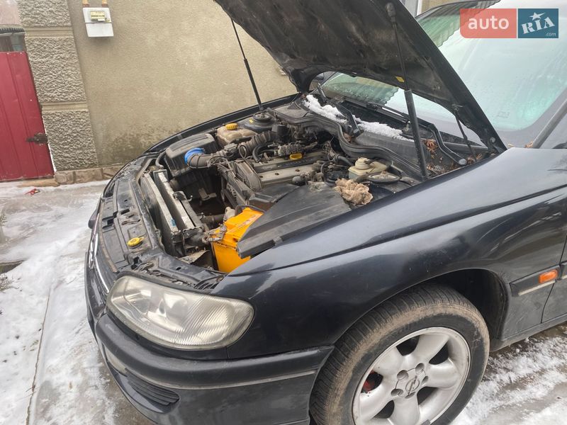 Седан Opel Omega 1998 в Чернівцях