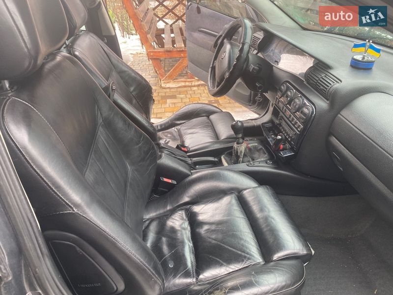 Седан Opel Omega 1998 в Чернівцях