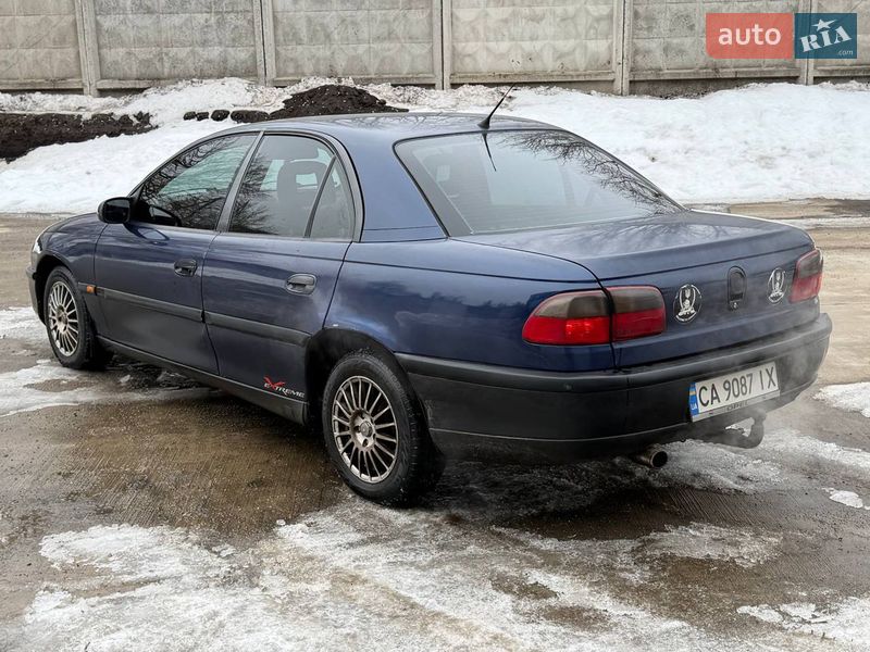 Седан Opel Omega 1995 в Золотоноше