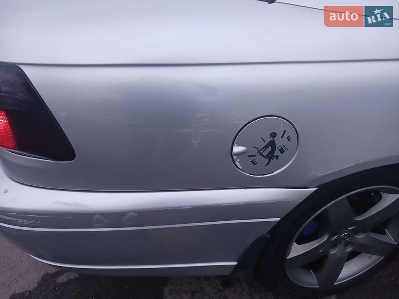 Седан Opel Omega 2002 в Новомиргороде