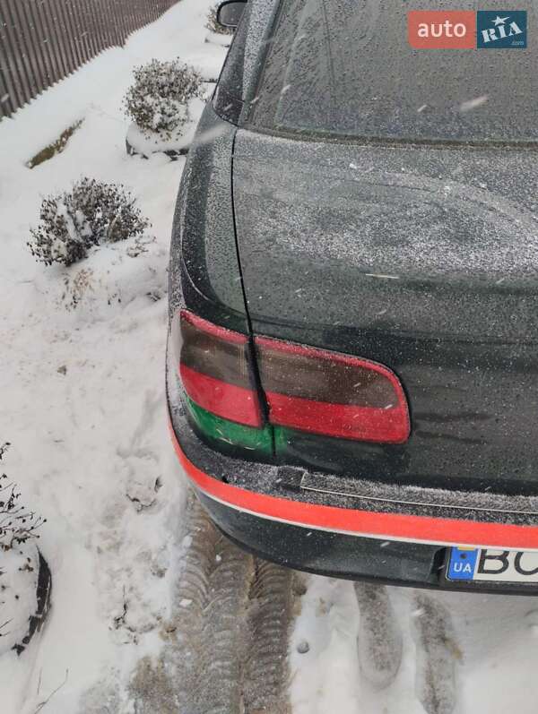 Седан Opel Omega 1997 в Золочеві