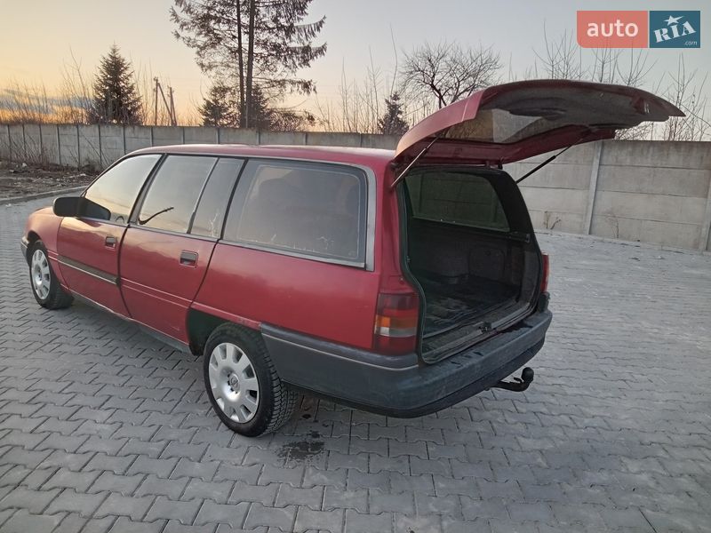 Универсал Opel Omega 1987 в Тлумаче