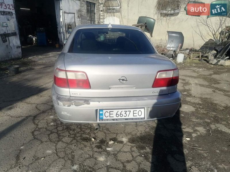 Седан Opel Omega 2001 в Черновцах