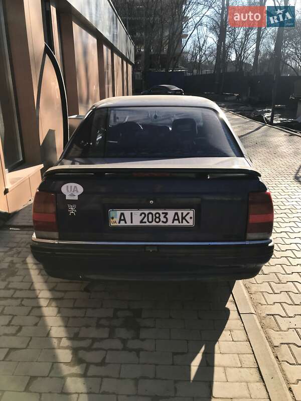 Седан Opel Omega 1987 в Кропивницком