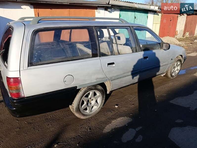 Универсал Opel Omega 1987 в Смеле