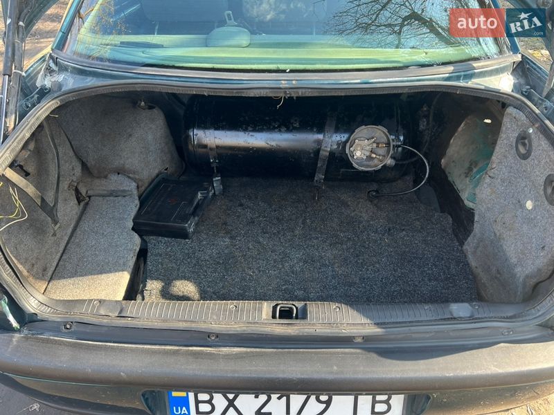 Седан Opel Omega 1995 в Коростене