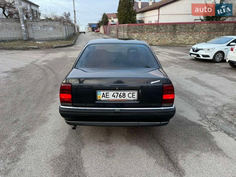 Седан Opel Omega 1992 в Дніпрі