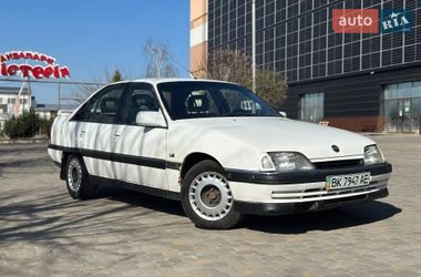 Седан Opel Omega 1988 в Луцке