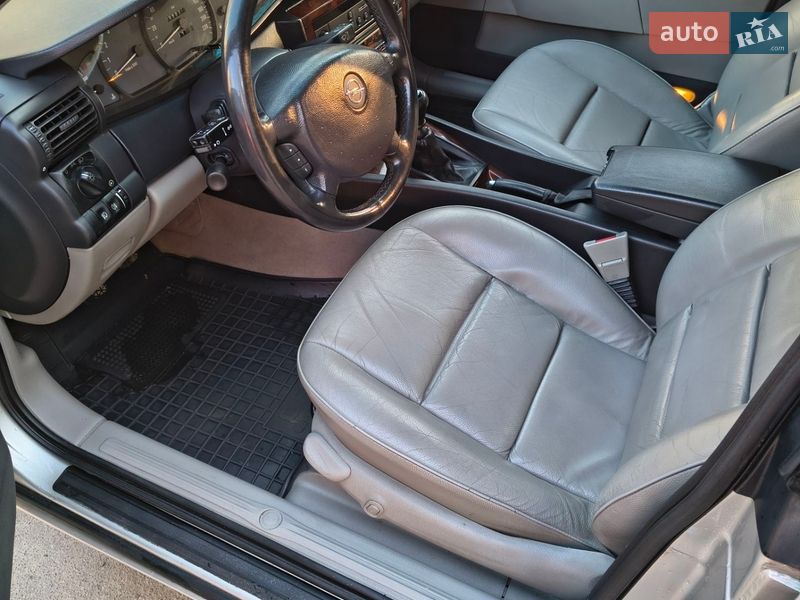 Седан Opel Omega 2003 в Киеве