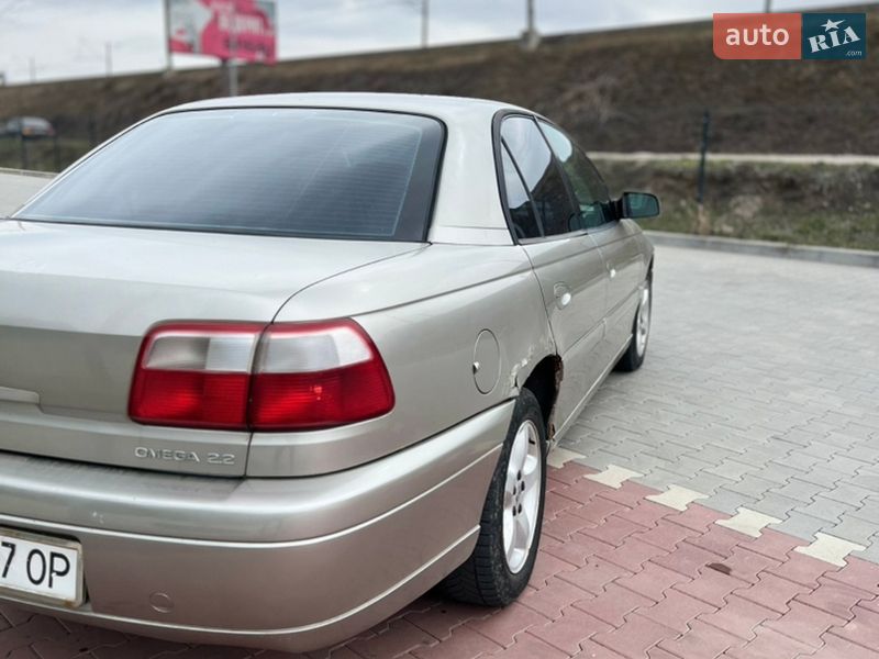 Седан Opel Omega 2002 в Ирпене
