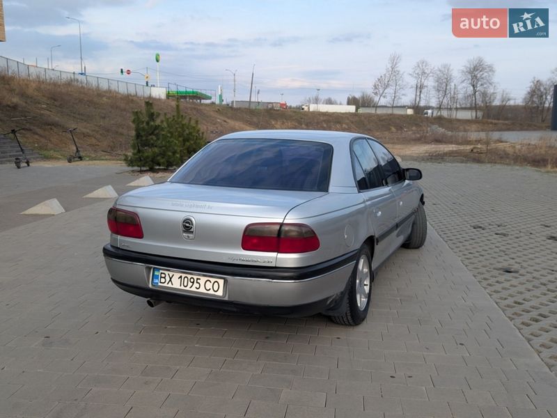 Седан Opel Omega 1996 в Хмельницком