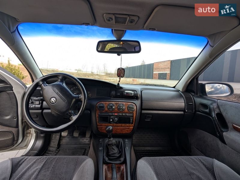 Седан Opel Omega 1996 в Хмельницком