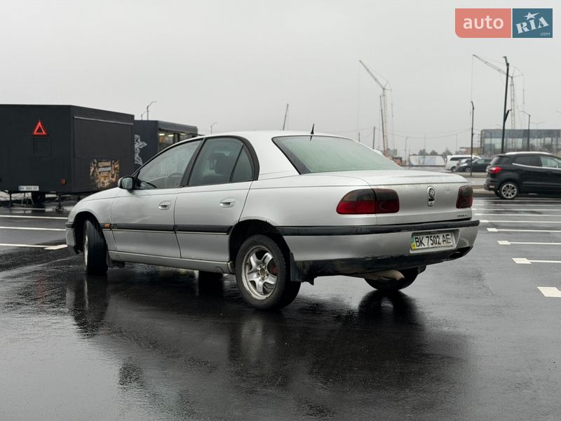 Седан Opel Omega 1999 в Ровно