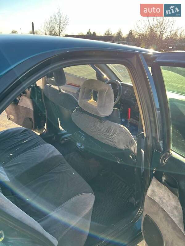 Седан Opel Omega 1997 в Гайсину