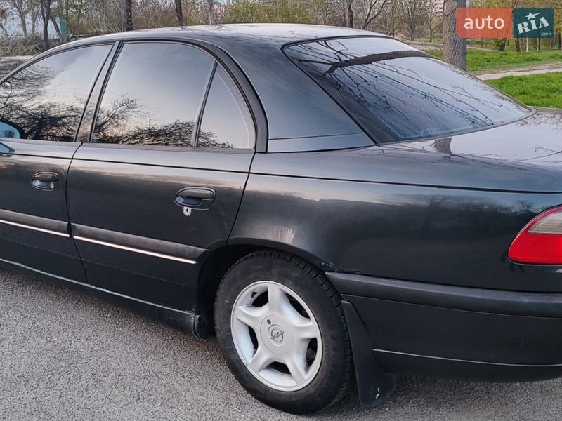 Седан Opel Omega 1999 в Запоріжжі