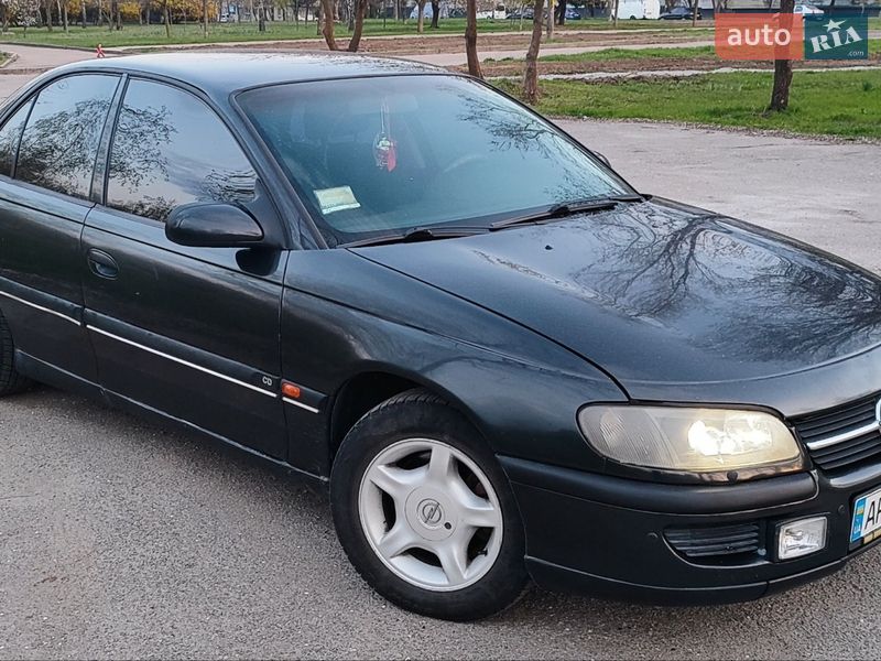 Седан Opel Omega 1999 в Запоріжжі