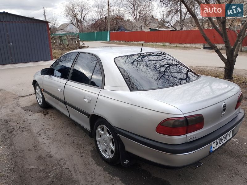 Седан Opel Omega 1997 в Корсуне-Шевченковском