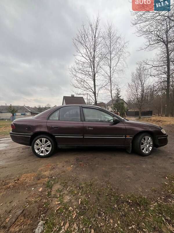 Седан Opel Omega 1994 в Костополе