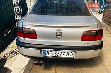 Седан Opel Omega 1998 в Липовце