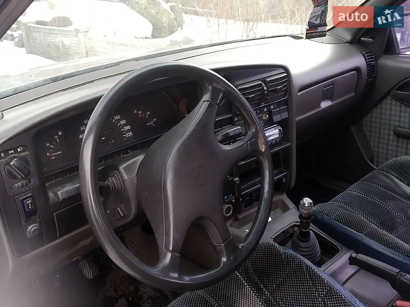 Opel Omega 1988 VIN W0L000016J1079403 фото оголошення 5 з 39