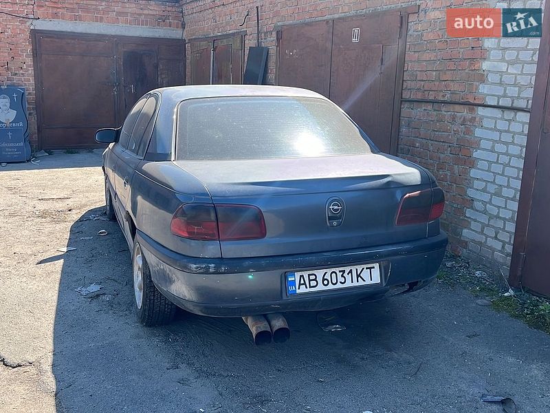 Седан Opel Omega 1994 в Виннице